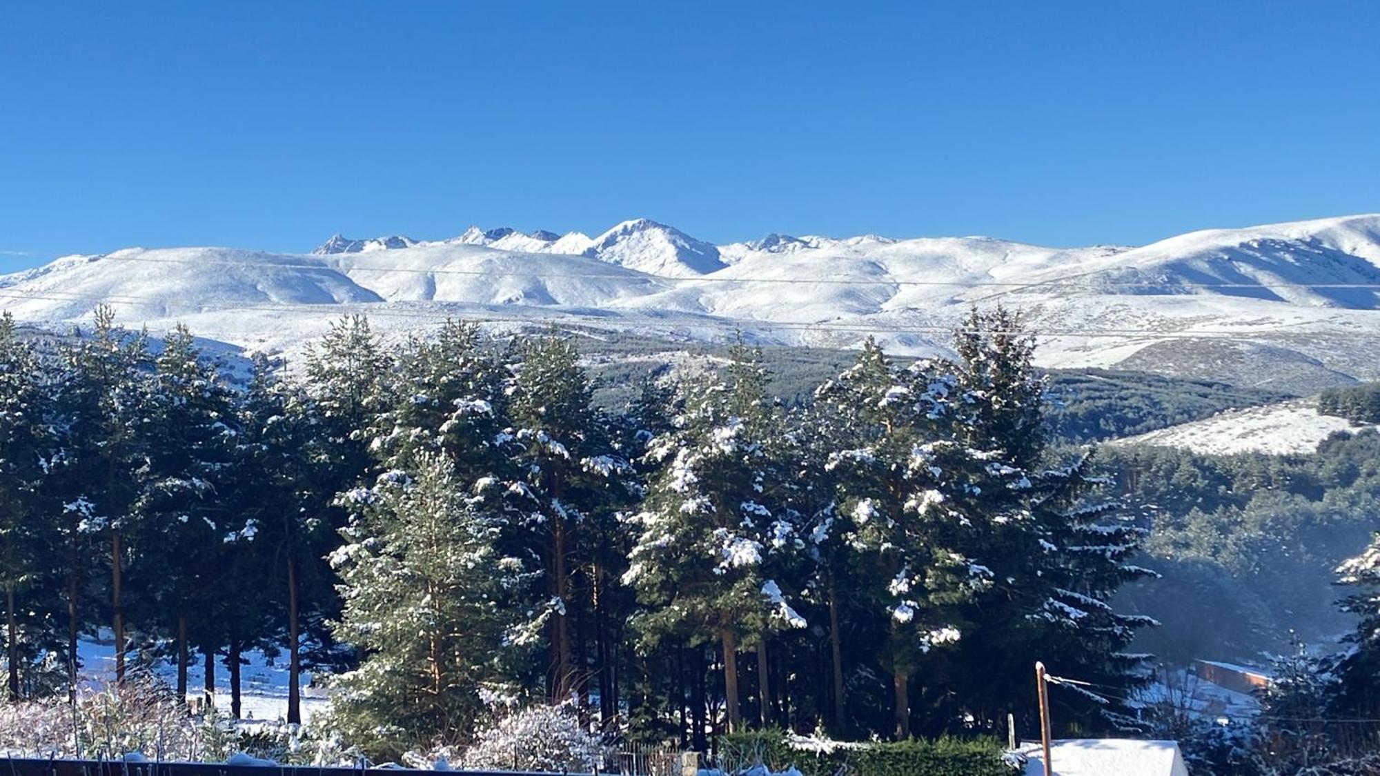 הויוס דל אספינו Cara Norte De Gredos מראה חיצוני תמונה